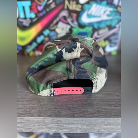 Nike SB ‘Brian Anderson’ Camo SnapBack Hat - Picture 4 of 10